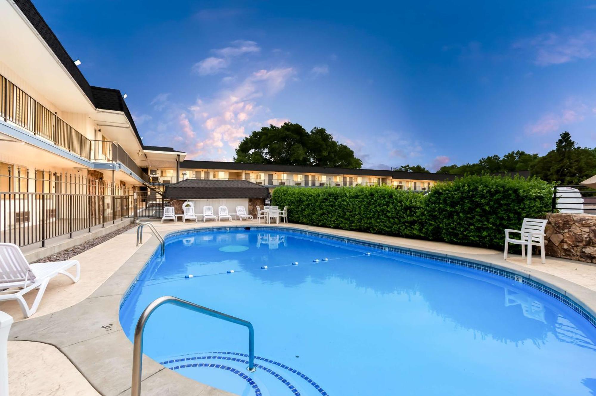Surestay Plus Hotel By Best Western سوسانفيلي المظهر الخارجي الصورة